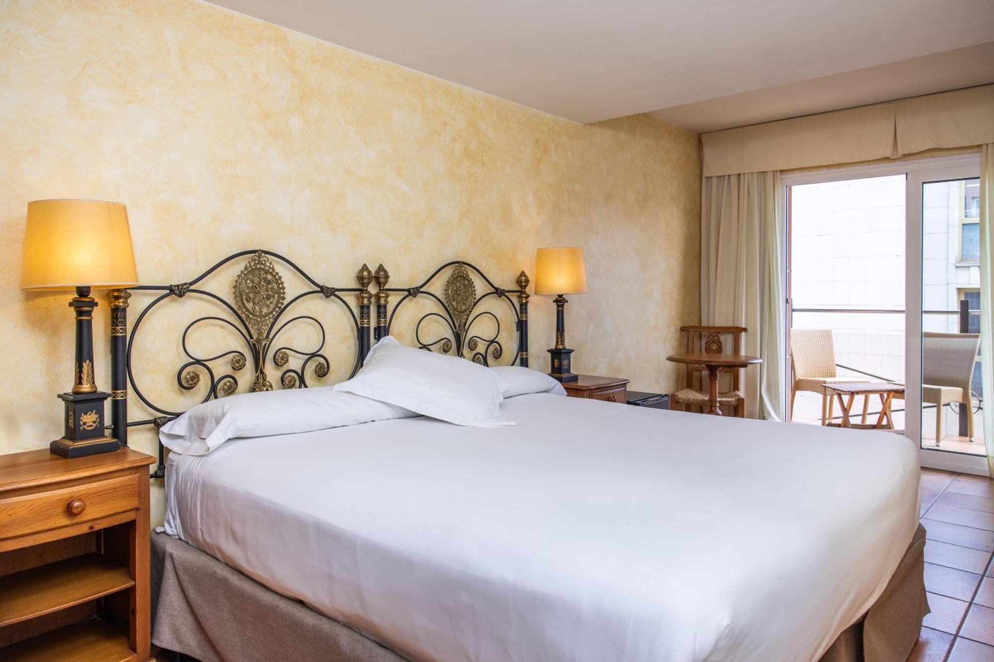 Rvhotels Vila De Tossa (Adults Only) Tossa de Mar Bagian luar foto